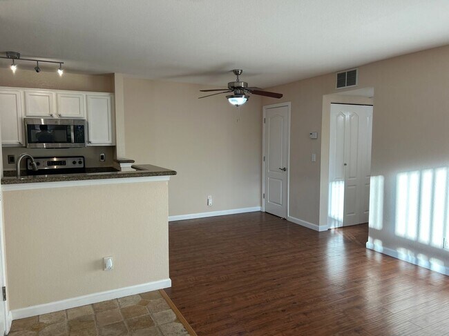 Foto del edificio - 150 Reflections Dr