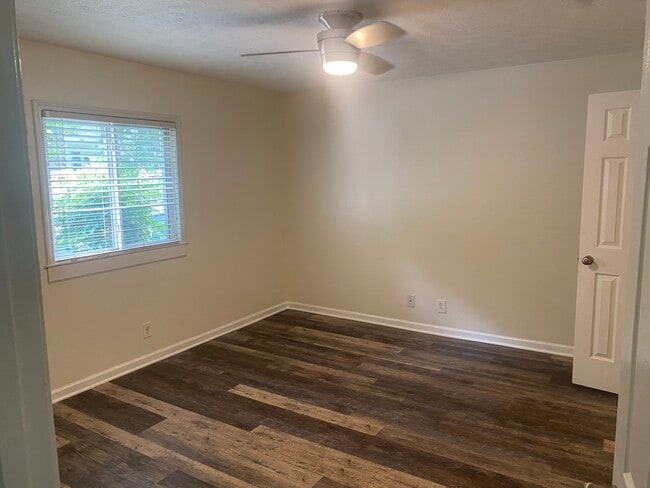 Bedroom - 802 E Main St