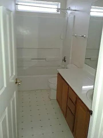 Foto del edificio - 986 Cotherstone Pl
