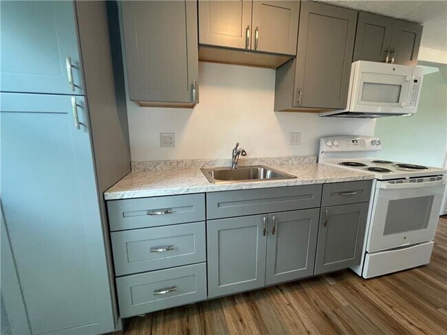 Foto del edificio - 7800 Perry Hwy