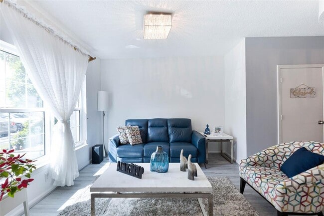 Building Photo - 9925 NW 57th Mnr