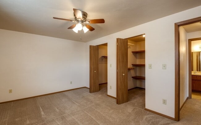 Interior Photo - Pulaski