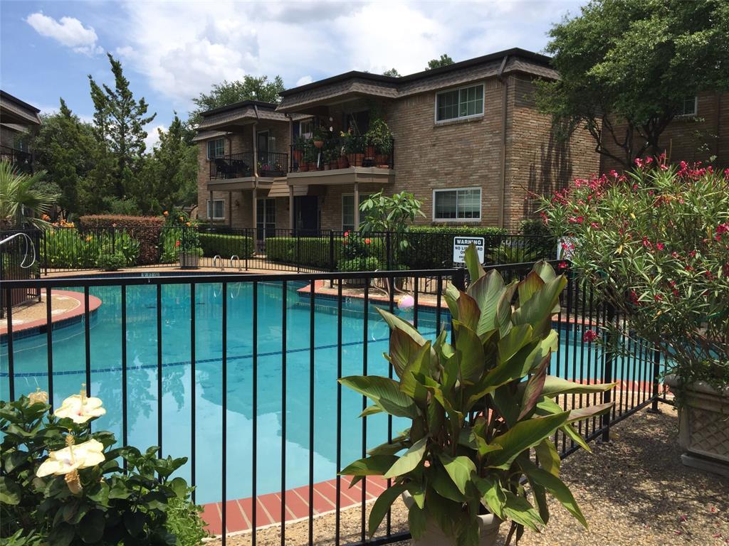 Foto principal - 7926 Royal Ln