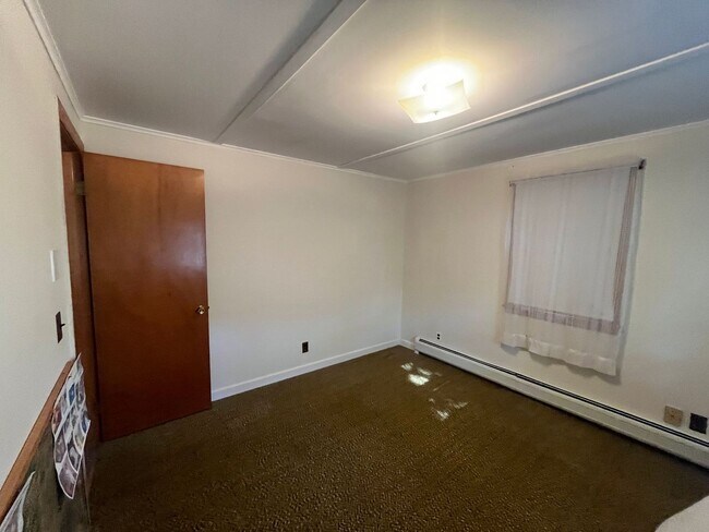 Foto del edificio - Four Bedroom Single Family House for Rent ...