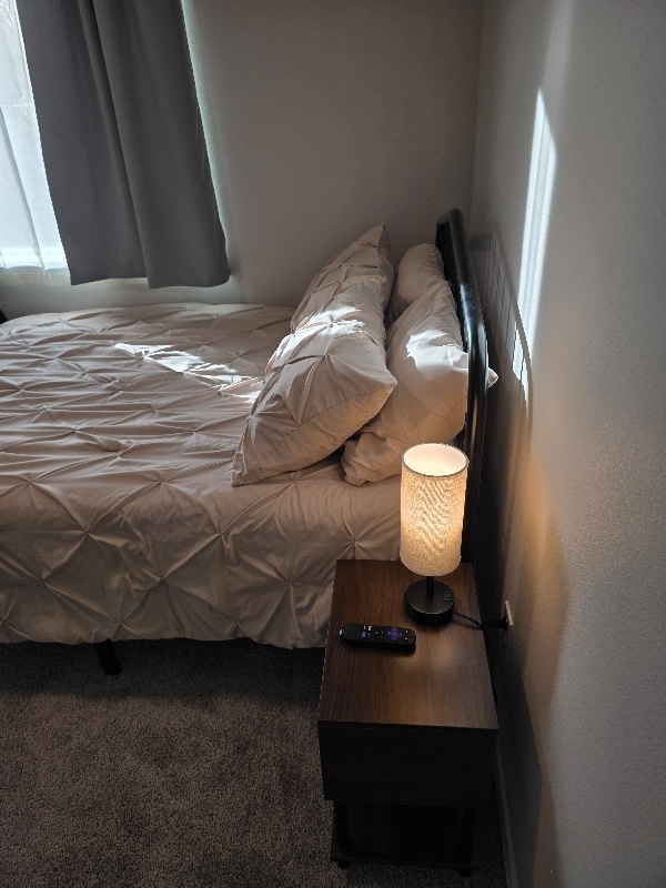 Building Photo - 600 Van Wy