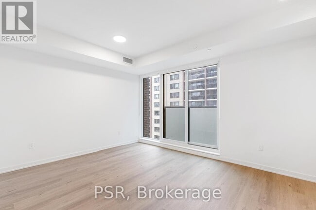 Photo du bâtiment - 4365 Bloor St W