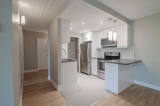 Building Photo - 1550 Avenue Filion