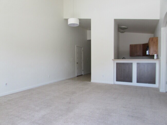 Building Photo - 388 Blue River Dr