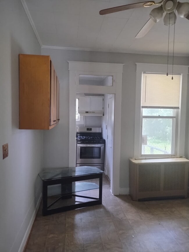 Building Photo - 408 Lyndhurst St