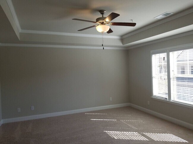 Foto del edificio - Single Family 3 Bedroom Townhome in Woodst...