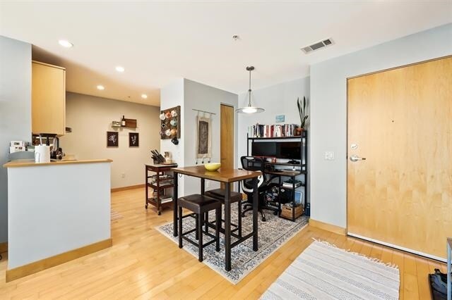 Building Photo - 309 W Washington Ave