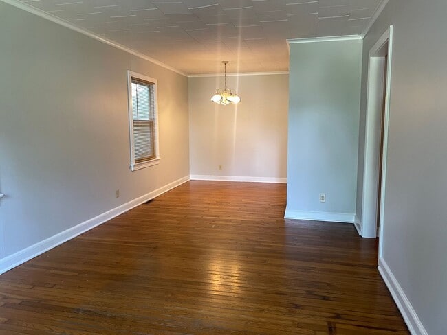 Building Photo - 2 BDRM 1 BA HOME- $1,200 MONTH, $1,200 DEPOSIT!!