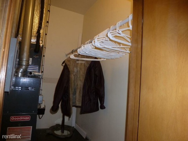 Building Photo - 1 br, 1 bath Apartment - 13001 Western
