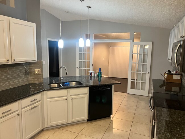 Building Photo - 1207 Auburn Lakes Dr