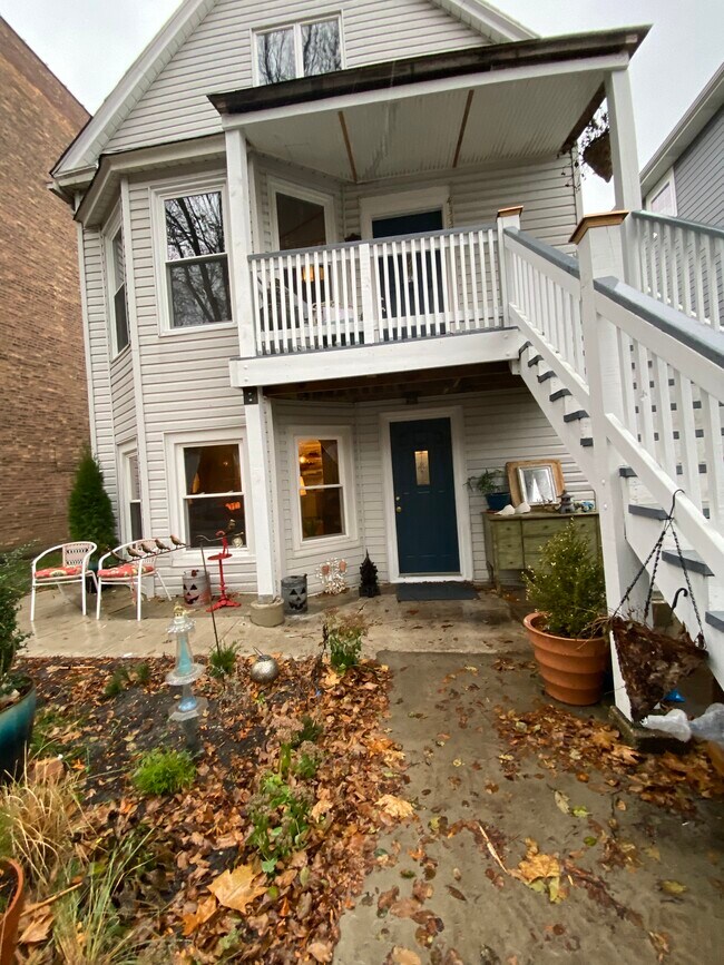 Foto del edificio - 4338 N Sacramento Ave