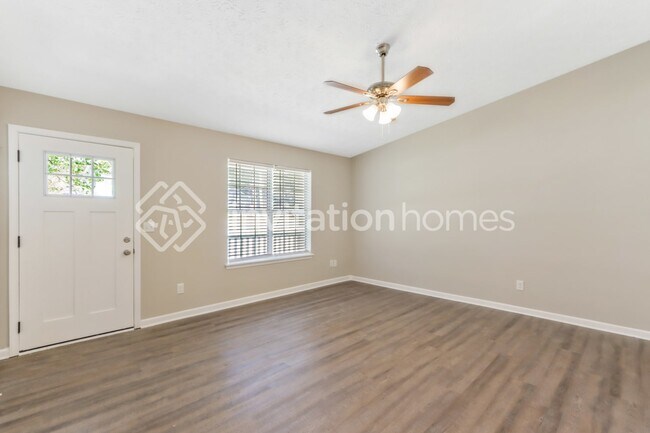 Building Photo - 6525 Emerald Pointe Cir