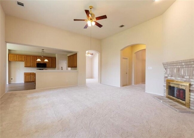 Building Photo - 704 Thrush Dr