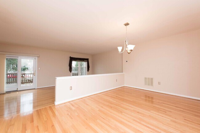 Building Photo - 2703 Shawn Leigh Dr