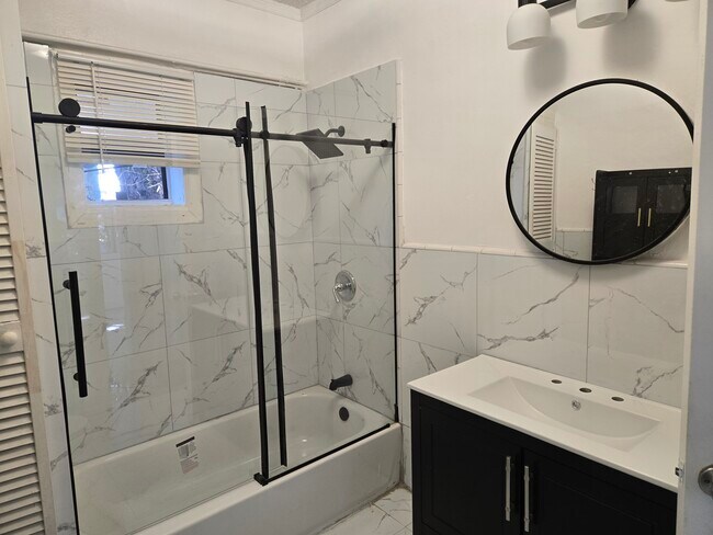 Foto del edificio - 4514 NE 1st Ave