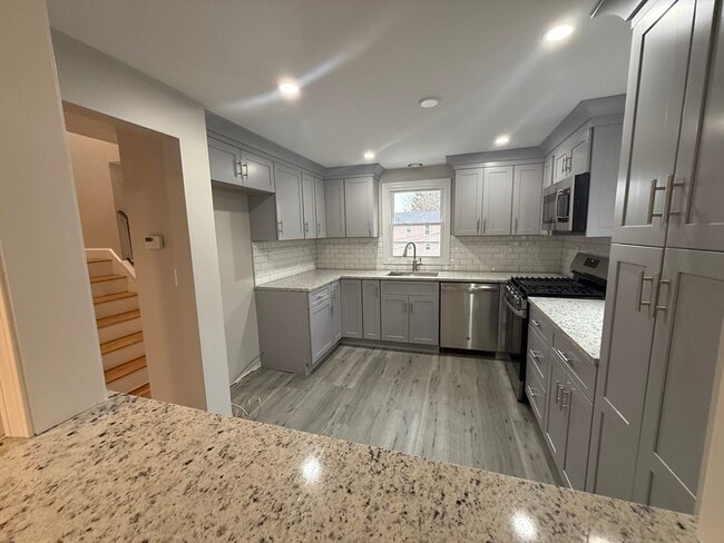 Building Photo - 7 Silvia Ct