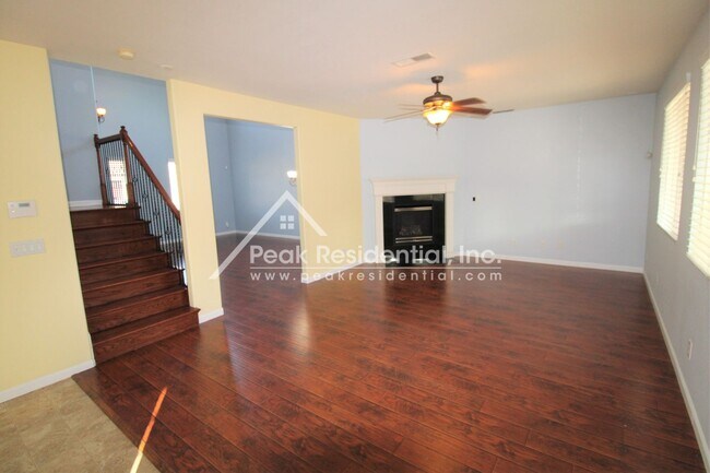 Building Photo - Very Nice Elk Grove 3bd/2.5ba With Loft an...