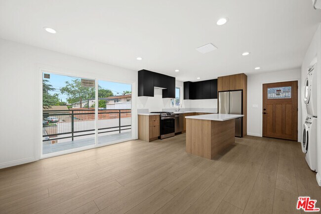 Building Photo - 3807-3102 W Heffron Dr