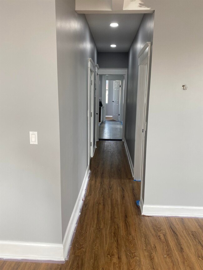 Foto del edificio - 5711 Madison St