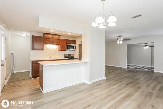 Building Photo - 1176 CROWN DR, JACKSONVILLE, FL 32221