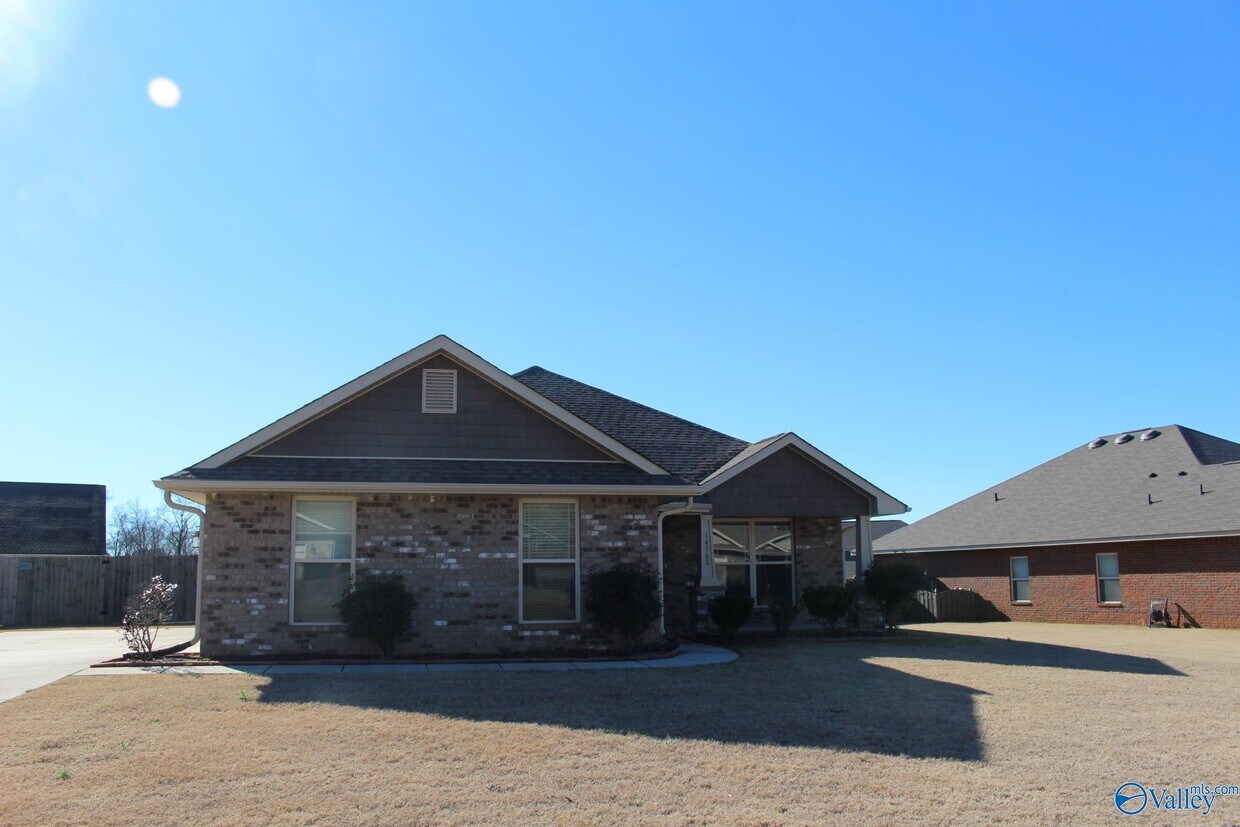Foto principal - 14560 Water Stream Dr