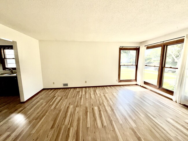 Foto del edificio - 2098 Sherwood Ave