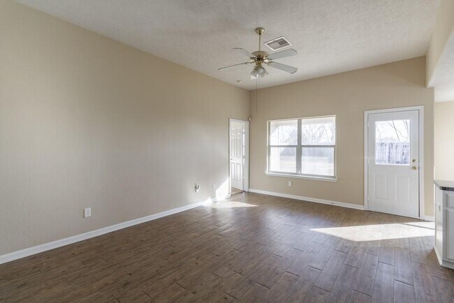 Building Photo - 2604 Redfish Dr