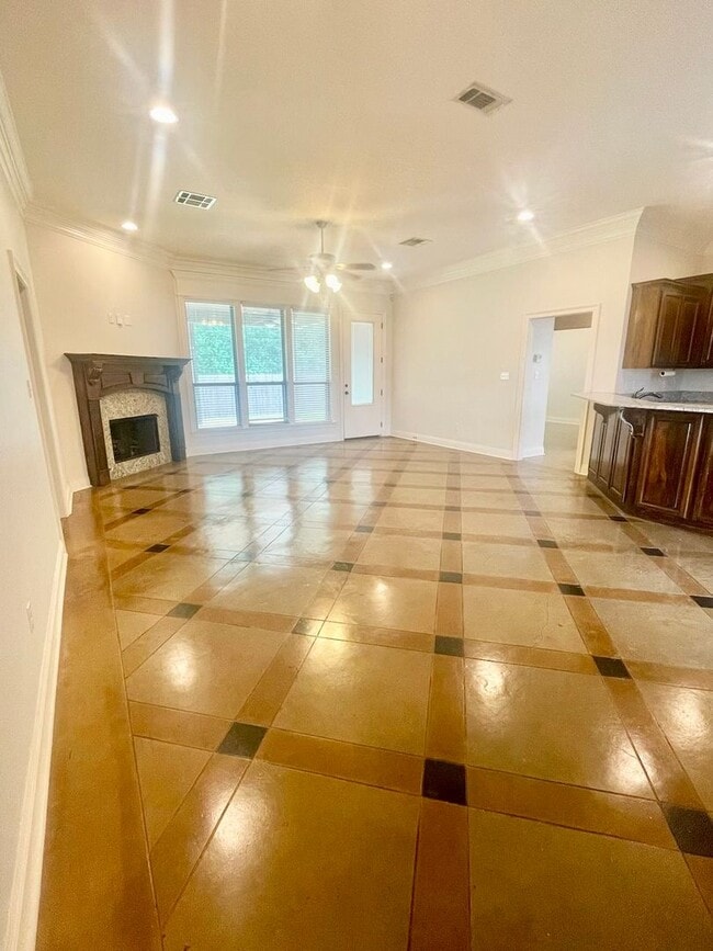 Building Photo - Charming 3 Bedroom 2 Bath home for Rent