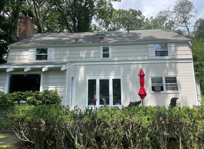 Foto del edificio - 5 Little Brook Rd