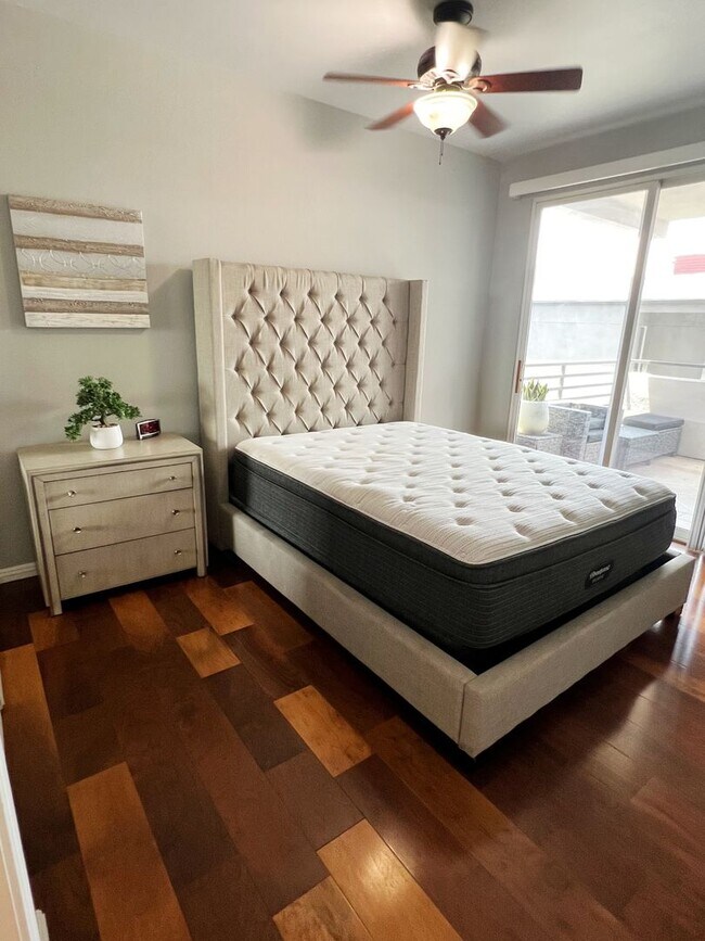 Foto del edificio - Beautiful 1 Bed/1 Bath Fully Furnished Lig...