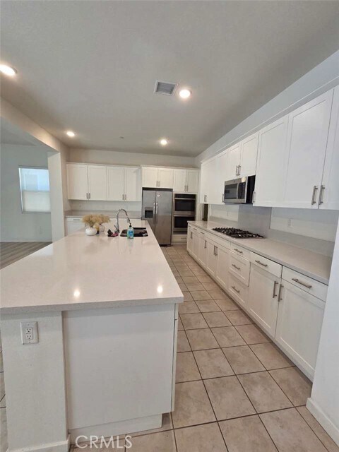 Building Photo - 4780 S Ivy Ave