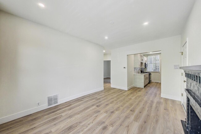 Foto del edificio - 3129 N Western Ave