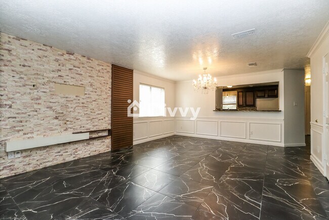 Building Photo - 5419 Oak Falls Drive