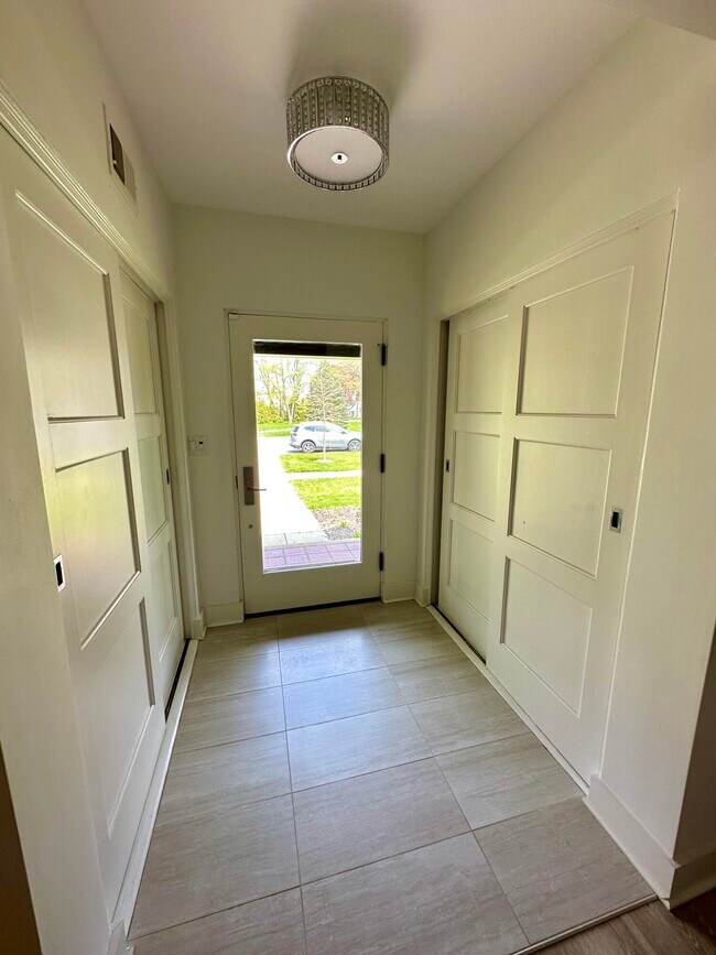 Foto del edificio - 4515 N Lake Dr