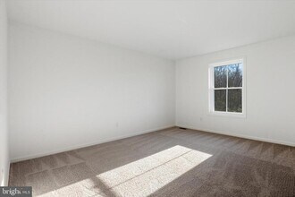 Building Photo - 110 Silversmith Rd