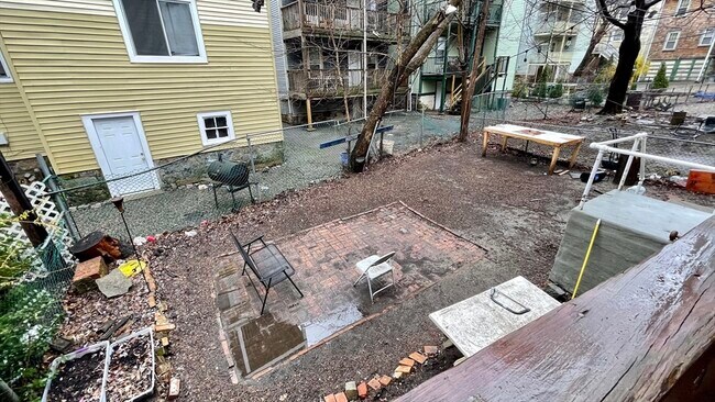 Building Photo - 36 Cherokee St