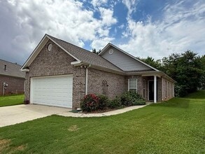 Building Photo - 4865 Longmeadow Dr