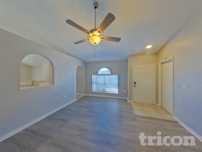 Foto del edificio - 10549 Opus Dr