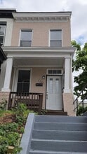 Building Photo - 45 Todd Pl NE