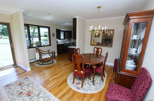 Building Photo - 8 Bartel Pl