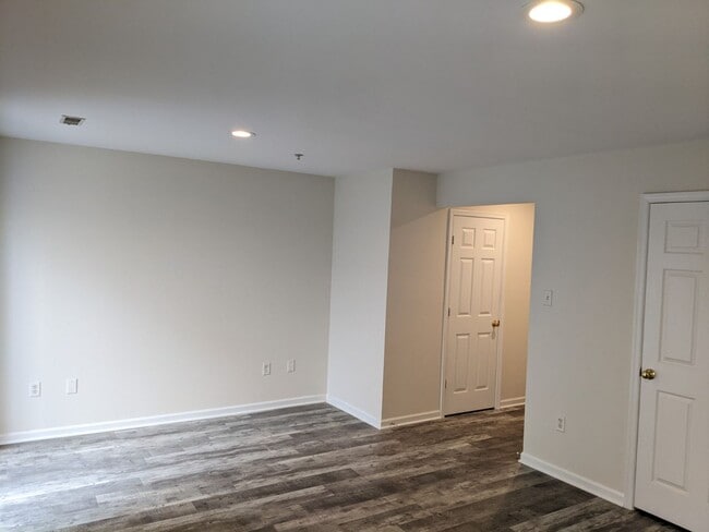 Foto del edificio - Completely Renovated Townhouse in convenie...