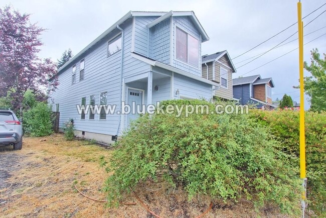 Building Photo - 3 bedroom 2.5 bath home in Errol Heights