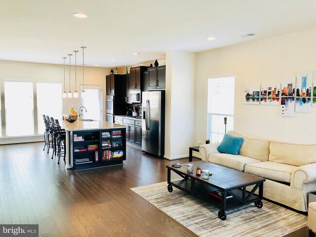 Foto del edificio - 460 Coneflower Ln