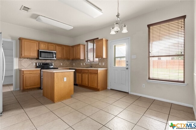 Building Photo - 6202 Bridgewood Dr