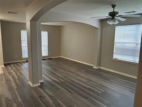 Building Photo - 5410 Spring Oak Dr