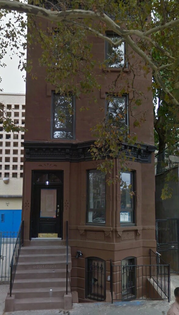 Building Photo - 341 Madison St